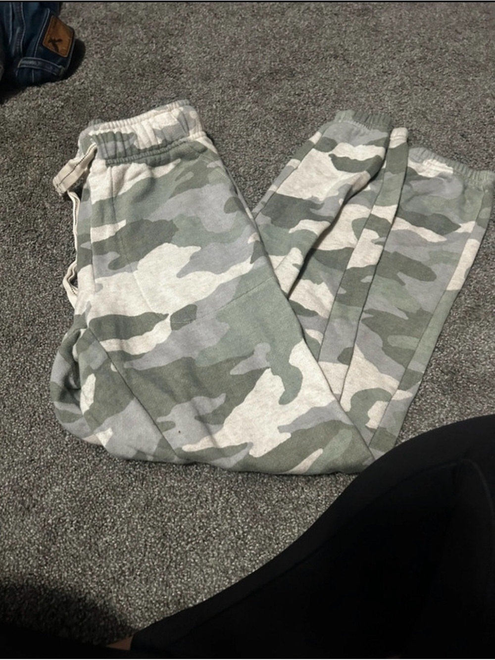 aerie Kids Green Gray Camo Joggers